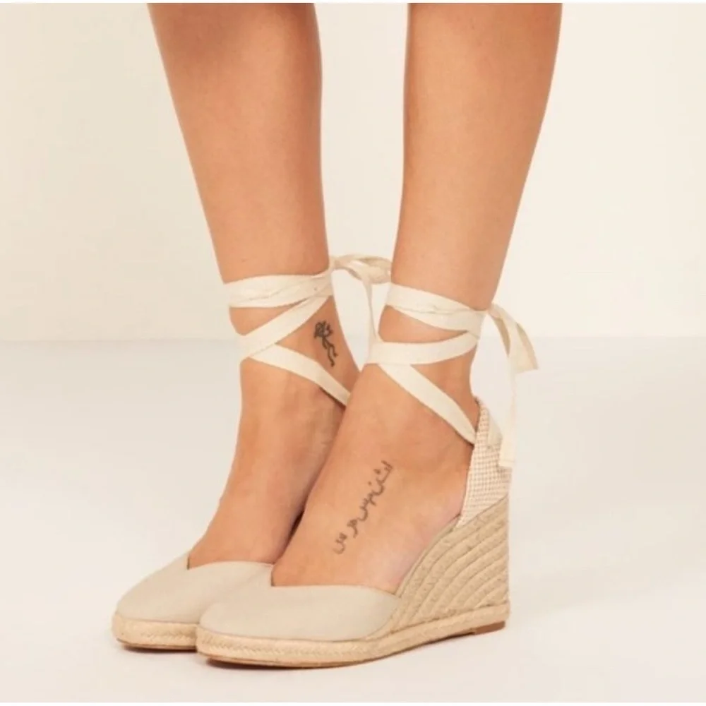 REFORMATION CAMILLA ESPRDILLES LACE UP WEDGE ✨👜